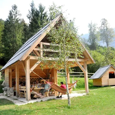 Lovely Retreat For Adventurous Getaways In Slovenia Casa de Férias *